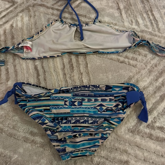 two piece bathing suit - Picture 2 of 3